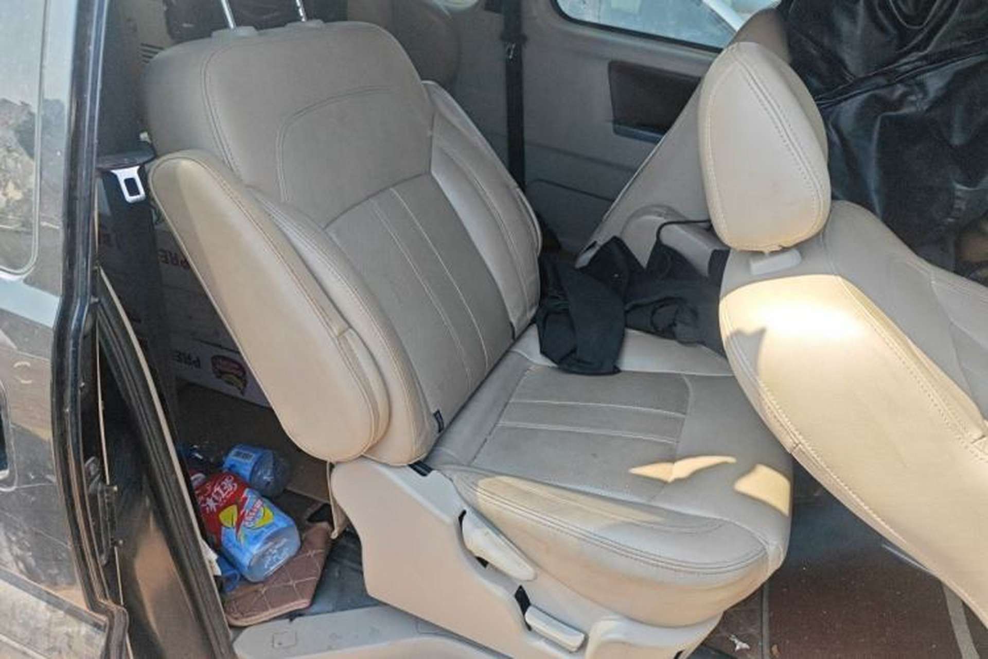 Used FORTHING Lingzhi 2019 M5L 1.6L 7-Seater Luxury Model China VI Standard Left Rear Seat