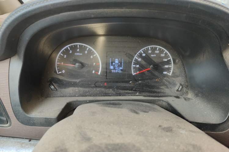 Used FORTHING Lingzhi 2019 M5L 1.6L 7-Seater Base Model China VI Standard Odometer Close Up