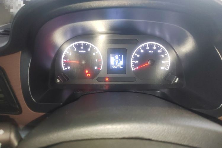 Used FORTHING Lingzhi 2019 M5L 1.6L 7-Seater Base Model China VI Standard Odometer Close Up