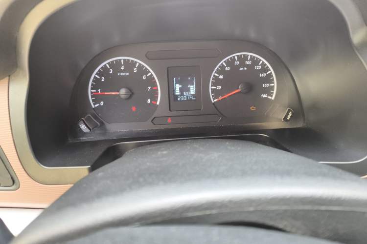 Used FORTHING Lingzhi 2019 V3 1.6L 2-Seat Standard Model China VI Odometer Close Up