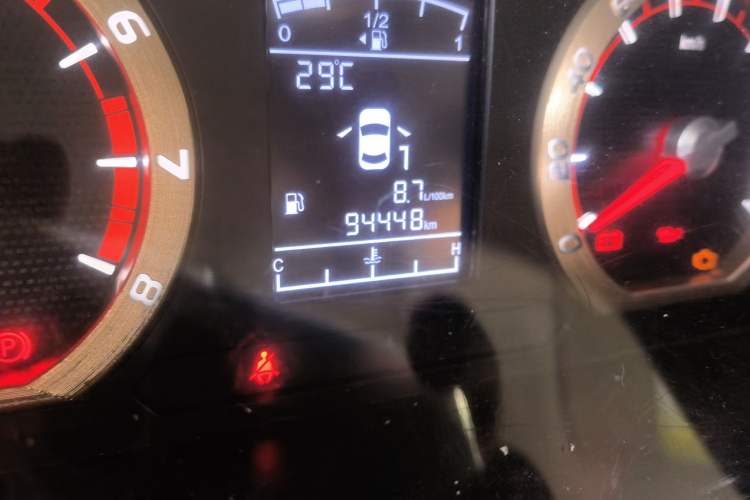 Used FORTHING Lingzhi 2019 M5 1.6L 7-Seater Base Model China VI Odometer Close Up