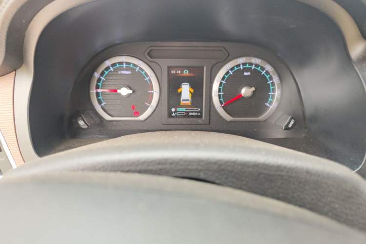 Used FORTHING Lingzhi 2019 M5L 1.6L 7-Seater Standard Model China VI Odometer Close Up