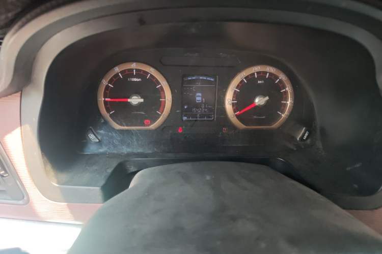 Used FORTHING Lingzhi 2019 M5L 1.6L 7-Seater Base Model China VI Standard Odometer Close Up