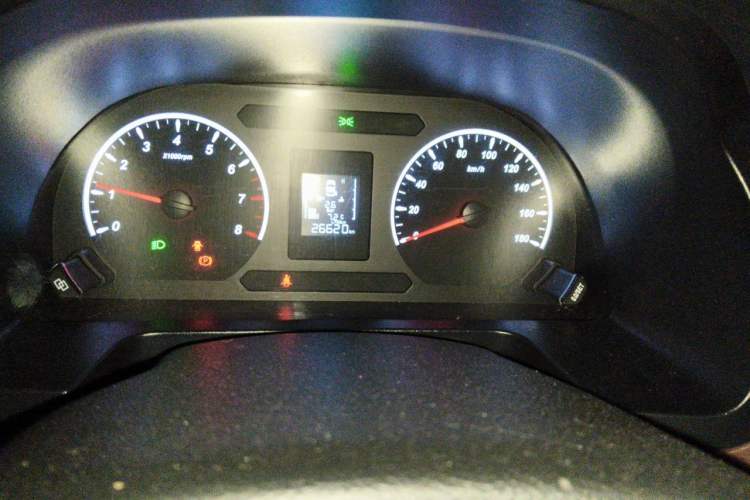 Used FORTHING Lingzhi 2019 M5L 1.6L 7-Seater Base Model China VI Standard Odometer Close Up