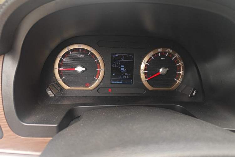 Used FORTHING Lingzhi 2019 M5L 1.6L 7-Seater Base Model China VI Standard Odometer Close Up