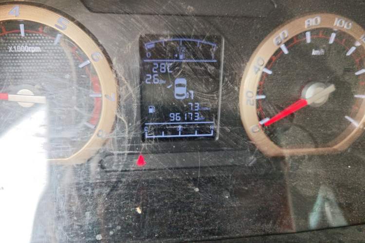 Used FORTHING Lingzhi 2019 Facelifted M5L 1.6L 7-Seater Base Model China VI Standard Odometer Close Up