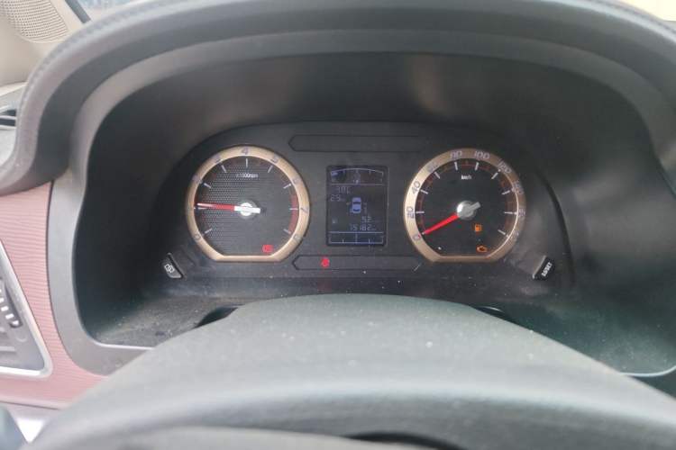 Used FORTHING Lingzhi 2019 M5L 1.6L 7-Seater Luxury Model China VI Standard Odometer Close Up