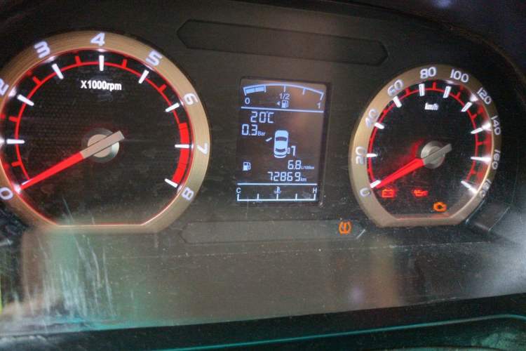 Used FORTHING Lingzhi 2019 M5L 1.6L 7-Seater Exclusive Model China VI Standard Odometer Close Up