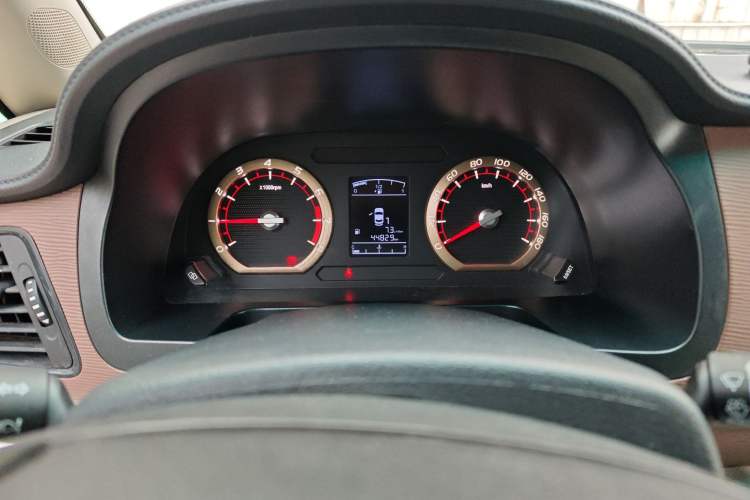 Used FORTHING Lingzhi 2019 V3 1.6L 2-Seat Standard Model China VI Odometer Close Up