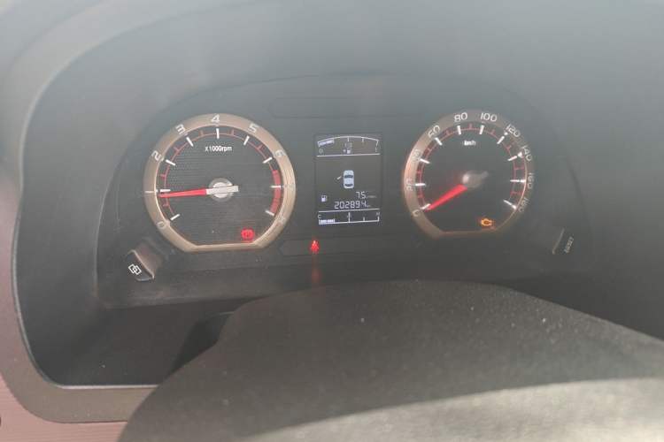 Used FORTHING Lingzhi 2019 V3 1.6L 2-Seat Standard Model China VI Odometer Close Up