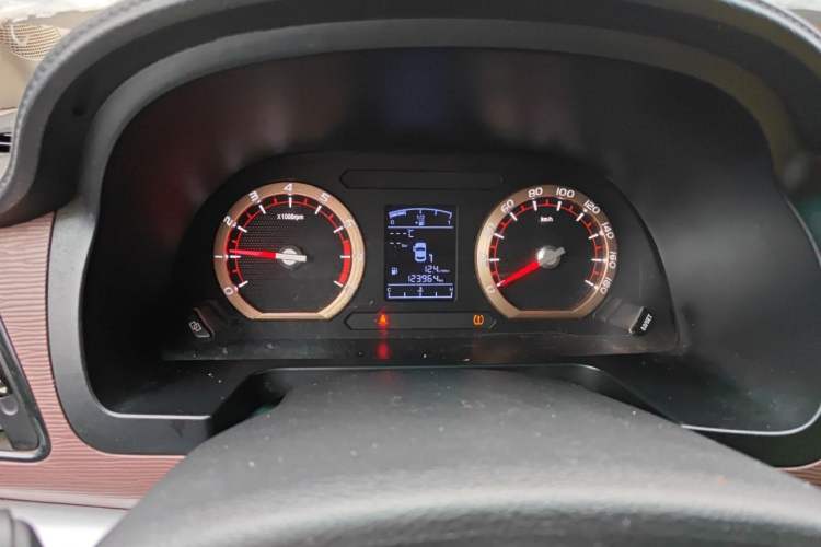 Used FORTHING Lingzhi 2019 M5L 1.6L 7-Seater Exclusive Model China VI Standard Odometer Close Up