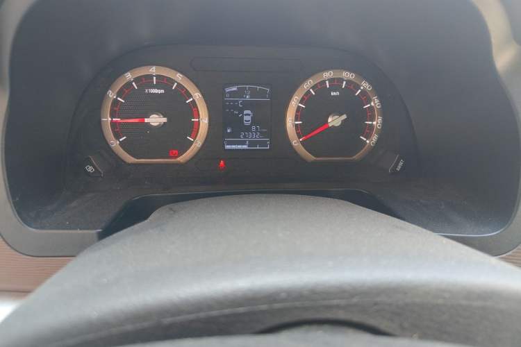 Used FORTHING Lingzhi 2019 Facelifted M5L 1.6L 7-Seater Base Model China VI Standard Odometer Close Up