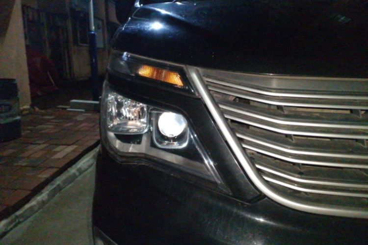 Used FORTHING Lingzhi 2019 M5L 1.6L 7-Seater Base Model China VI Standard Right Front Headlight