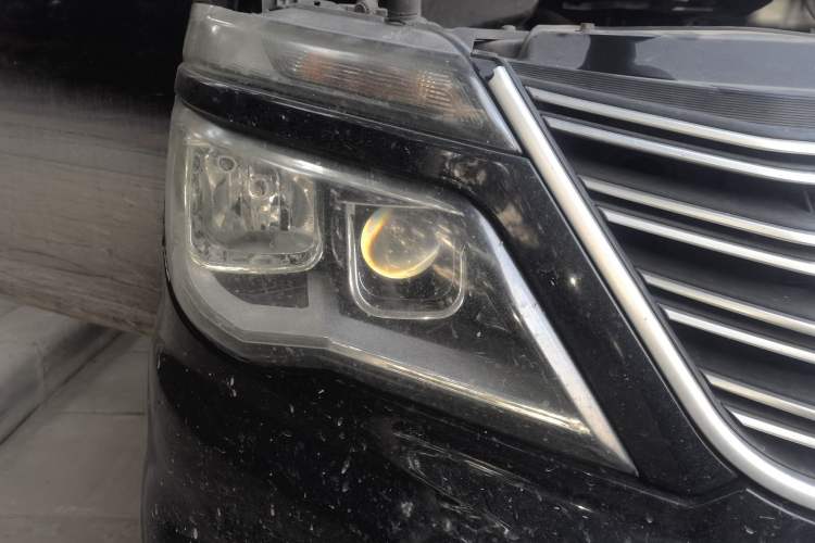 Used FORTHING Lingzhi 2019 M5 1.6L 7-Seater Base Model China VI Right Front Headlight