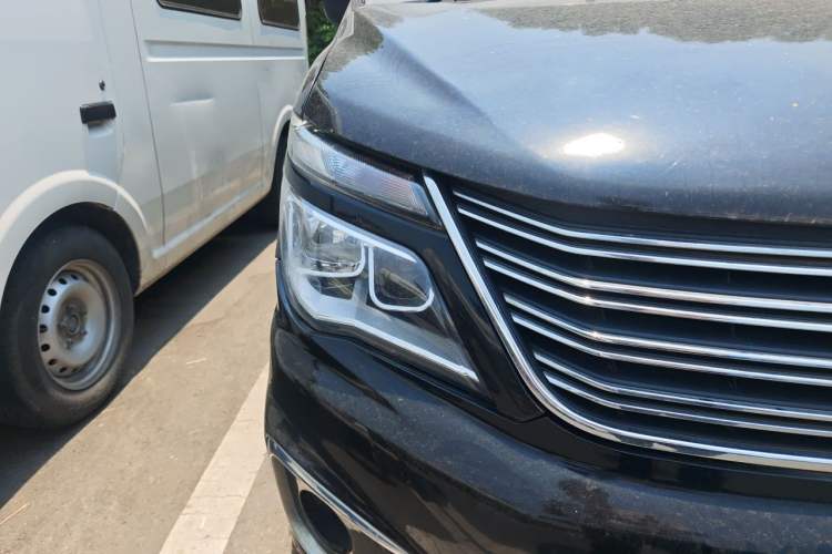 Used FORTHING Lingzhi 2019 M5L 1.6L 7-Seater Base Model China VI Standard Right Front Headlight