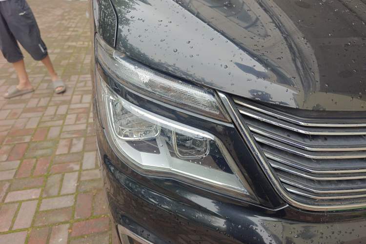 Used FORTHING Lingzhi 2019 M5L 1.6L 7-Seater Standard Model China VI Right Front Headlight