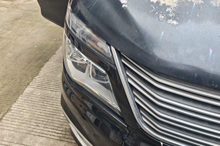Used FORTHING Lingzhi 2019 M5L 1.6L 7-Seater Luxury Model China VI Standard Right Front Headlight