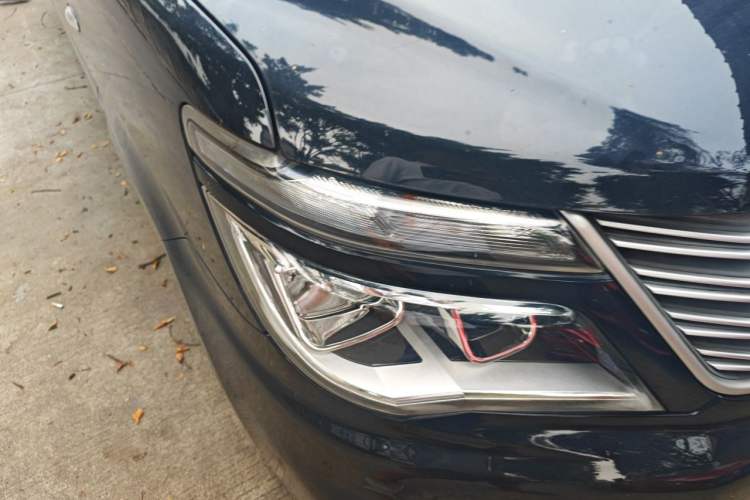 Used FORTHING Lingzhi 2019 M5L 1.6L 7-Seater Base Model China VI Standard Right Front Headlight