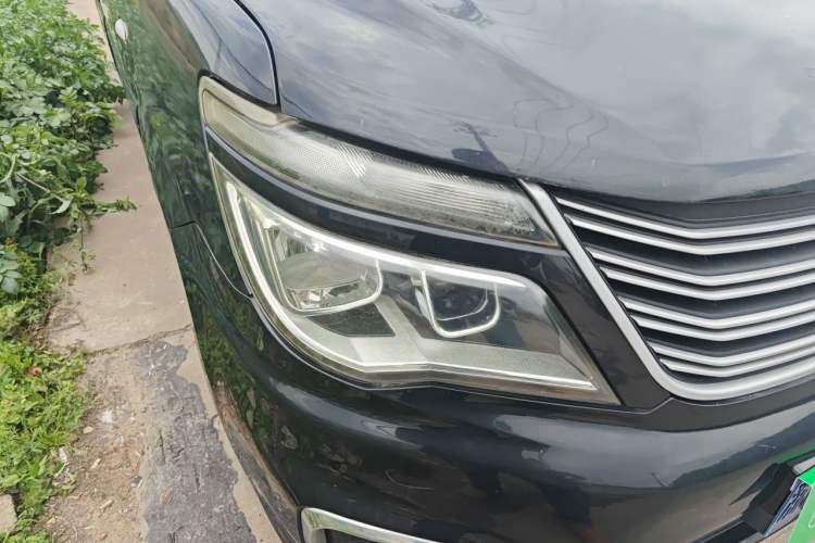 Used FORTHING Lingzhi 2019 M5L 1.6L 7-Seater Exclusive Model China VI Standard Right Front Headlight