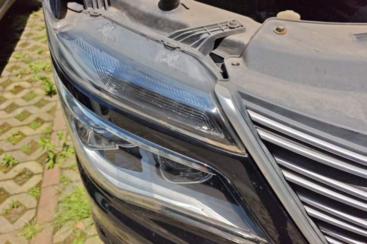 Used FORTHING Lingzhi 2019 Facelifted M5L 1.6L 7-Seater Base Model China VI Standard Right Front Headlight