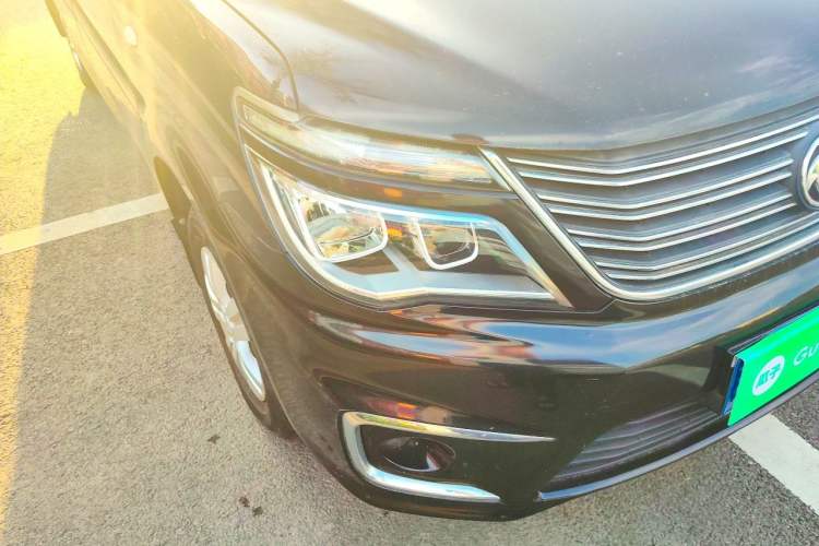 Used FORTHING Lingzhi 2019 M5L 1.6L 7-Seater Comfort Model China VI Standard Right Front Headlight