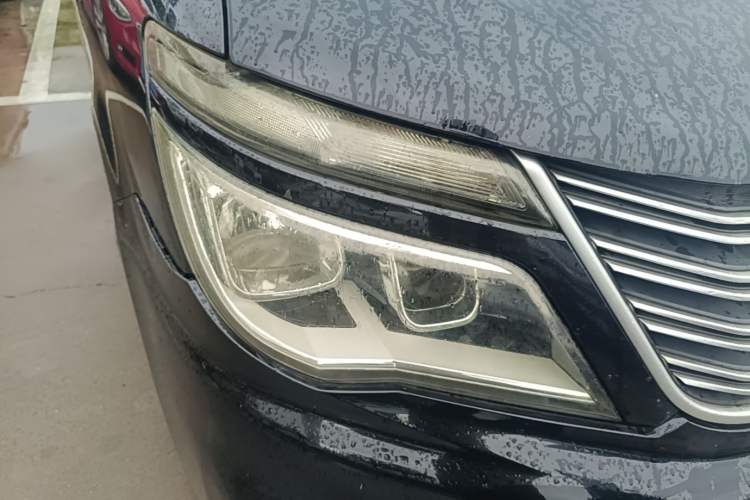 Used FORTHING Lingzhi 2019 M5L 1.6L 7-Seater Exclusive Model China VI Standard Right Front Headlight