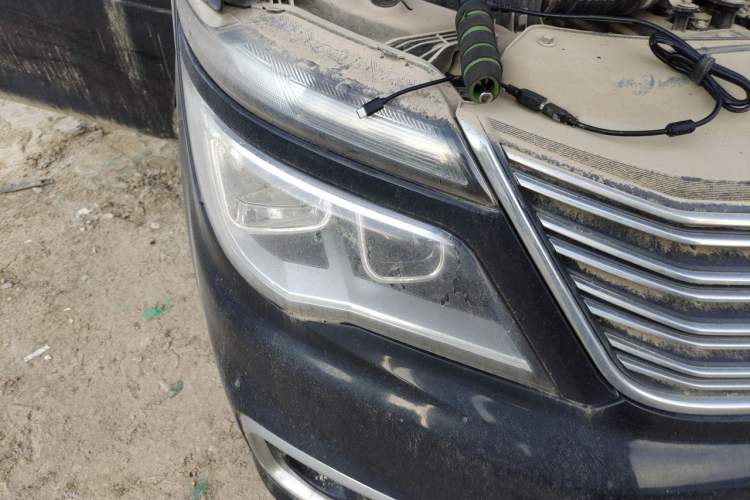 Used FORTHING Lingzhi 2019 M5L 1.6L 7-Seater Comfort Model China VI Standard Right Front Headlight
