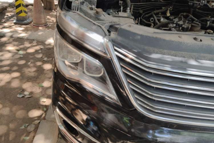 Used FORTHING Lingzhi 2019 M5 1.3T 7-Seater Luxury Model Right Front Headlight