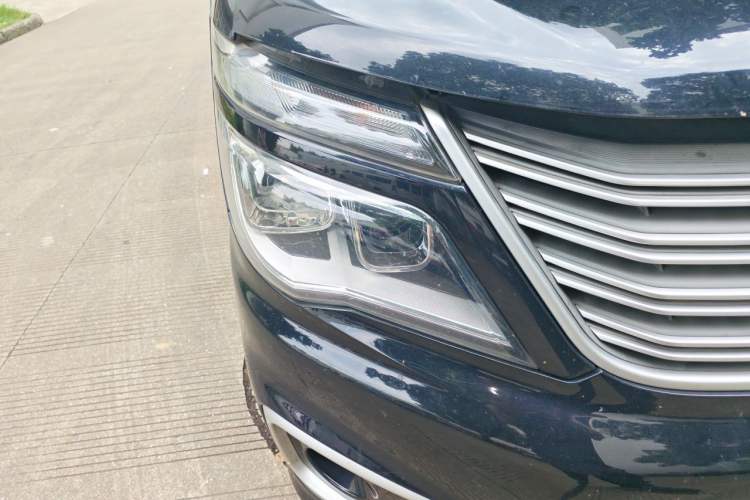 Used FORTHING Lingzhi 2019 M5L 1.6L 7-Seater Base Model China VI Standard Right Front Headlight