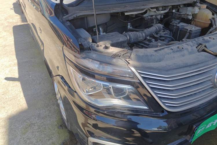 Used FORTHING Lingzhi 2019 Facelifted M5L 1.6L 7-Seater Base Model China VI Standard Right Front Headlight