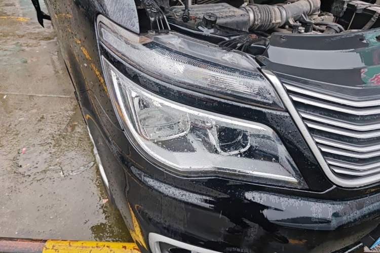 Used FORTHING Lingzhi 2019 Facelifted M5L 1.6L 7-Seater Base Model China VI Standard Right Front Headlight