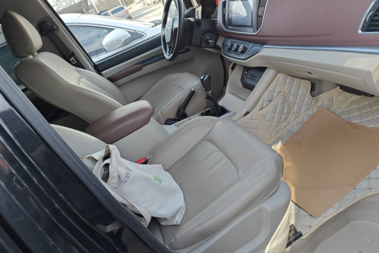 Used FORTHING Lingzhi 2019 M5L 1.6L 7-Seater Luxury Model China VI Standard Right Front Seat