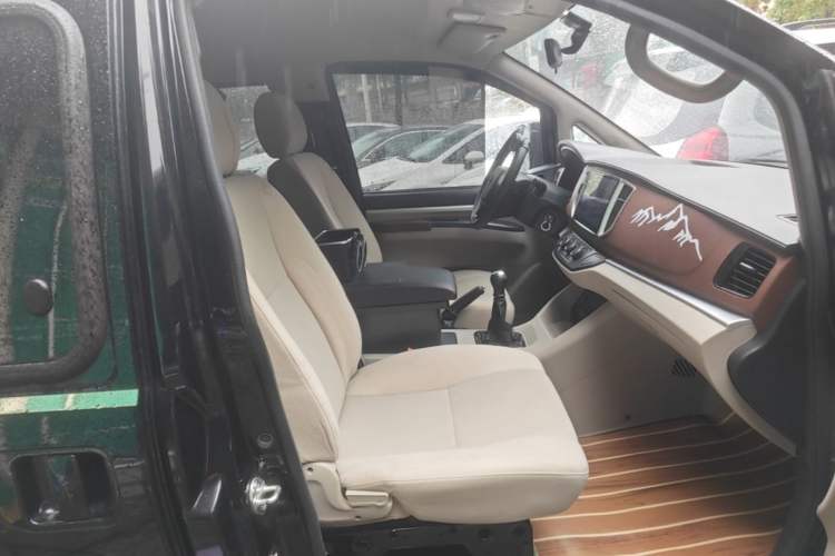 Used FORTHING Lingzhi 2019 M5L 1.6L 7-Seater Exclusive Model China VI Standard Right Front Seat