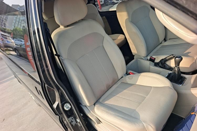 Used FORTHING Lingzhi 2019 Facelifted M5L 1.6L 7-Seater Base Model China VI Standard Right Front Seat