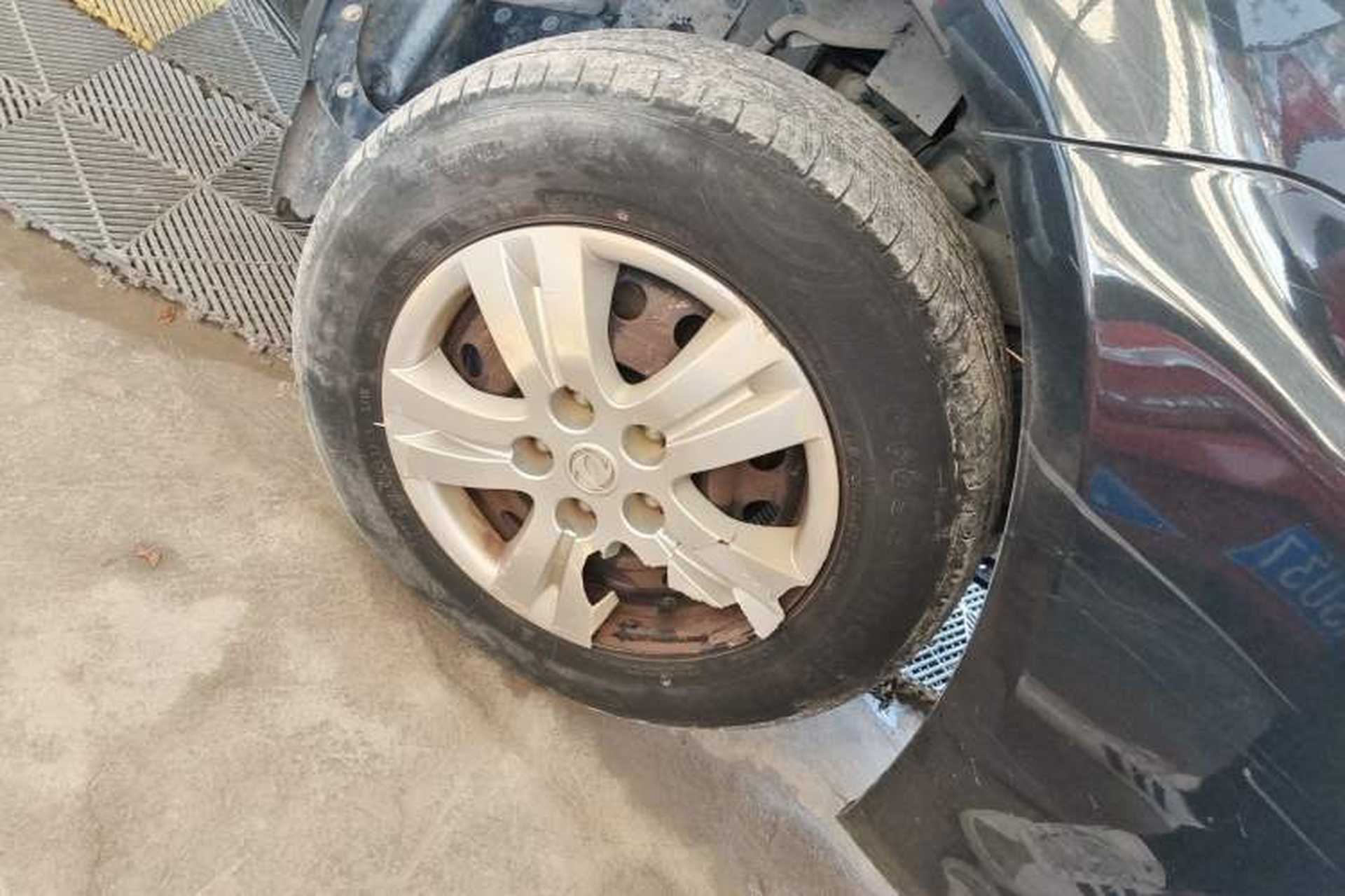 Used FORTHING Lingzhi 2019 M5L 1.6L 7-Seater Comfort Model China VI Standard Right Front Wheel Hub