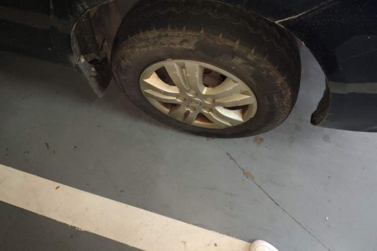 Used FORTHING Lingzhi 2019 M5L 1.6L 7-Seater Base Model China VI Standard Right Front Wheel Hub