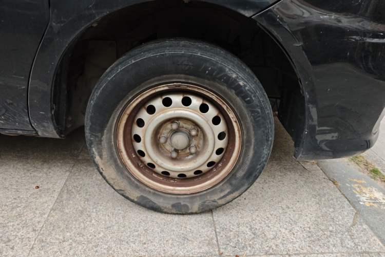 Used FORTHING Lingzhi 2019 M5L 1.6L 7-Seater Base Model China VI Standard Right Front Wheel Hub