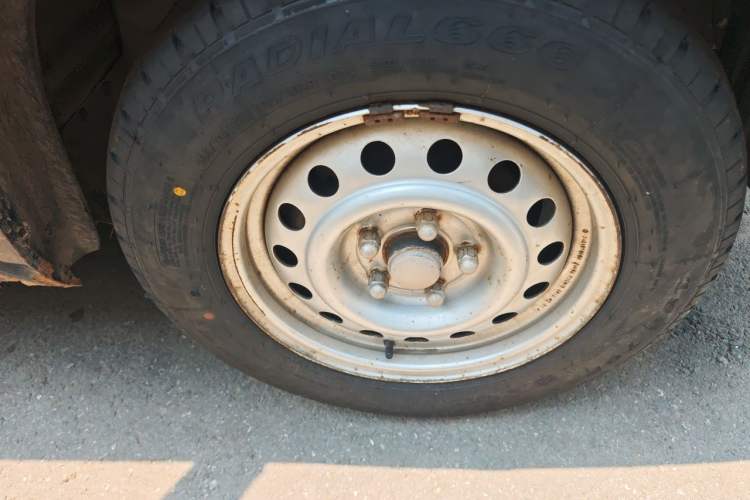 Used FORTHING Lingzhi 2019 M5L 1.6L 7-Seater Base Model China VI Standard Right Front Wheel Hub