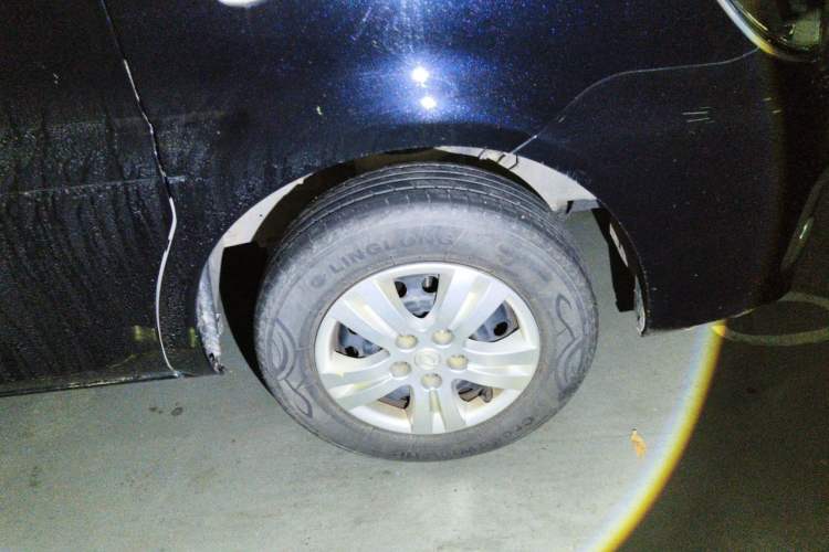 Used FORTHING Lingzhi 2019 M5L 1.6L 7-Seater Base Model China VI Standard Right Front Wheel Hub