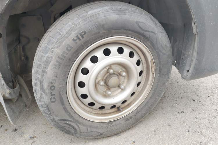 Used FORTHING Lingzhi 2019 V3 1.6L 2-Seat Standard Model China VI Right Front Wheel Hub