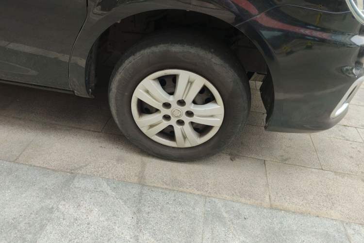 Used FORTHING Lingzhi 2019 M5L 1.6L 7-Seater Base Model China VI Standard Right Front Wheel Hub
