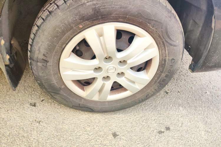 Used FORTHING Lingzhi 2019 M5L 1.6L 7-Seater Comfort Model China VI Standard Right Front Wheel Hub