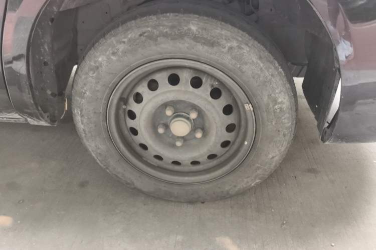 Used FORTHING Lingzhi 2019 M5L 1.6L 7-Seater Exclusive Model China VI Standard Right Front Wheel Hub