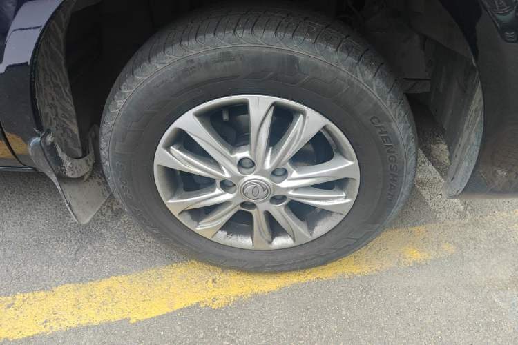 Used FORTHING Lingzhi 2019 M5L 1.6L 7-Seater Luxury Model China VI Standard Right Front Wheel Hub