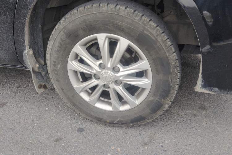 Used FORTHING Lingzhi 2019 M5 1.6L 7-Seater Luxury Model China VI Standard Right Front Wheel Hub