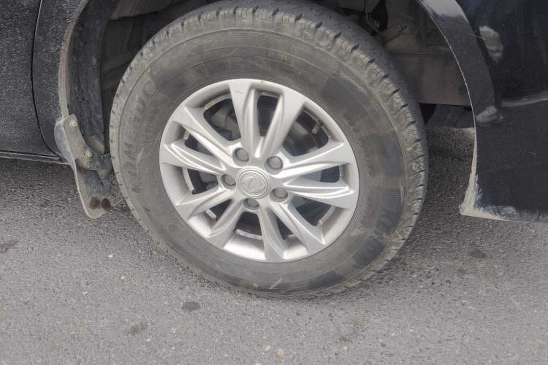Used FORTHING Lingzhi 2019 M5 1.6L 7-Seater Luxury Model China VI Standard Right Front Wheel Hub