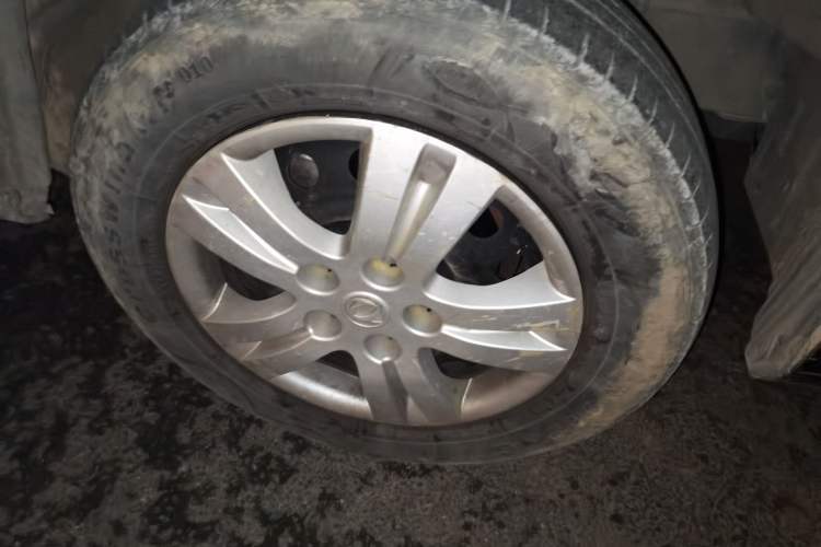 Used FORTHING Lingzhi 2019 M5L 1.6L 7-Seater Standard Model China VI Right Front Wheel Hub