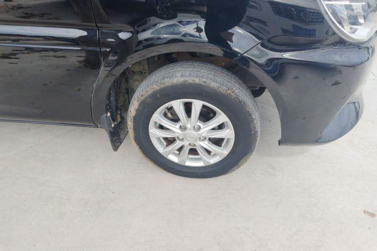 Used FORTHING Lingzhi 2019 M5L 1.6L 7-Seater Luxury Model China VI Standard Right Front Wheel Hub