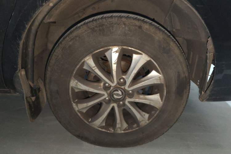 Used FORTHING Lingzhi 2019 M5L 1.6L 7-Seater Luxury Model China VI Standard Right Front Wheel Hub