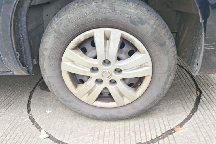 Used FORTHING Lingzhi 2019 M5L 1.6L 7-Seater Base Model China VI Standard Right Front Wheel Hub
